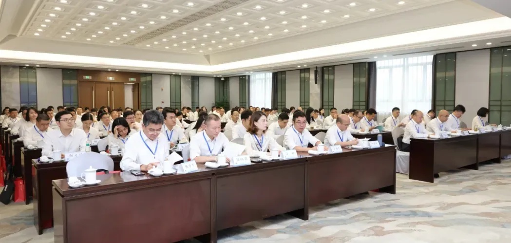 热烈祝贺新天伦常熟分所六位律师分别被聘任为常熟市律师协会第六届理事会、第三届监事会成员